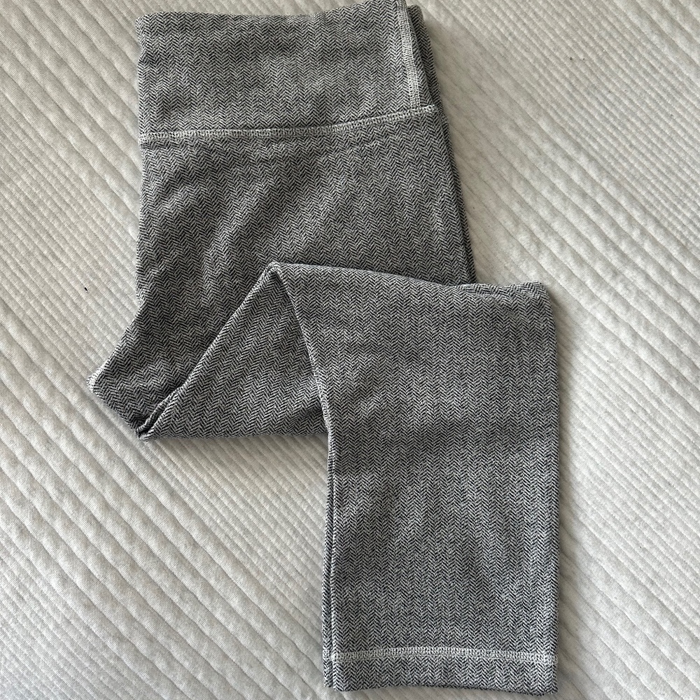Lululemon Herringbone Wunder Under Crops Size 10